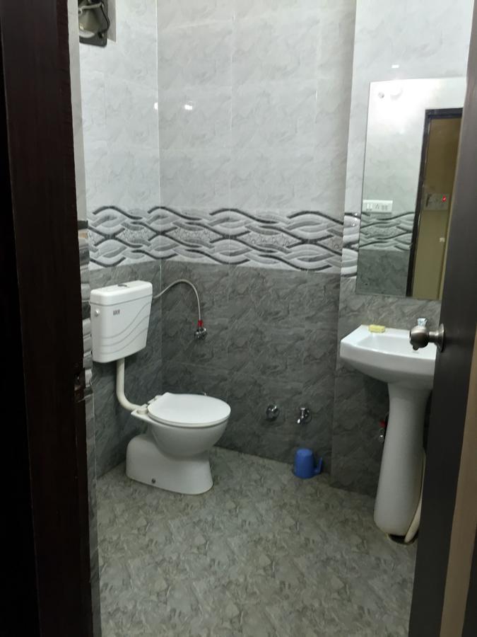 Babina Hotel Lalit Palace الغرفة الصورة