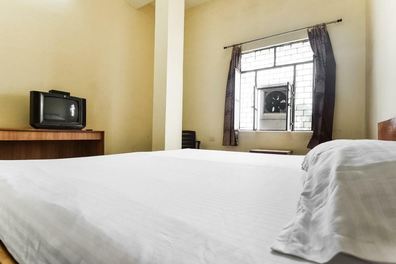 Babina Hotel Lalit Palace المظهر الخارجي الصورة