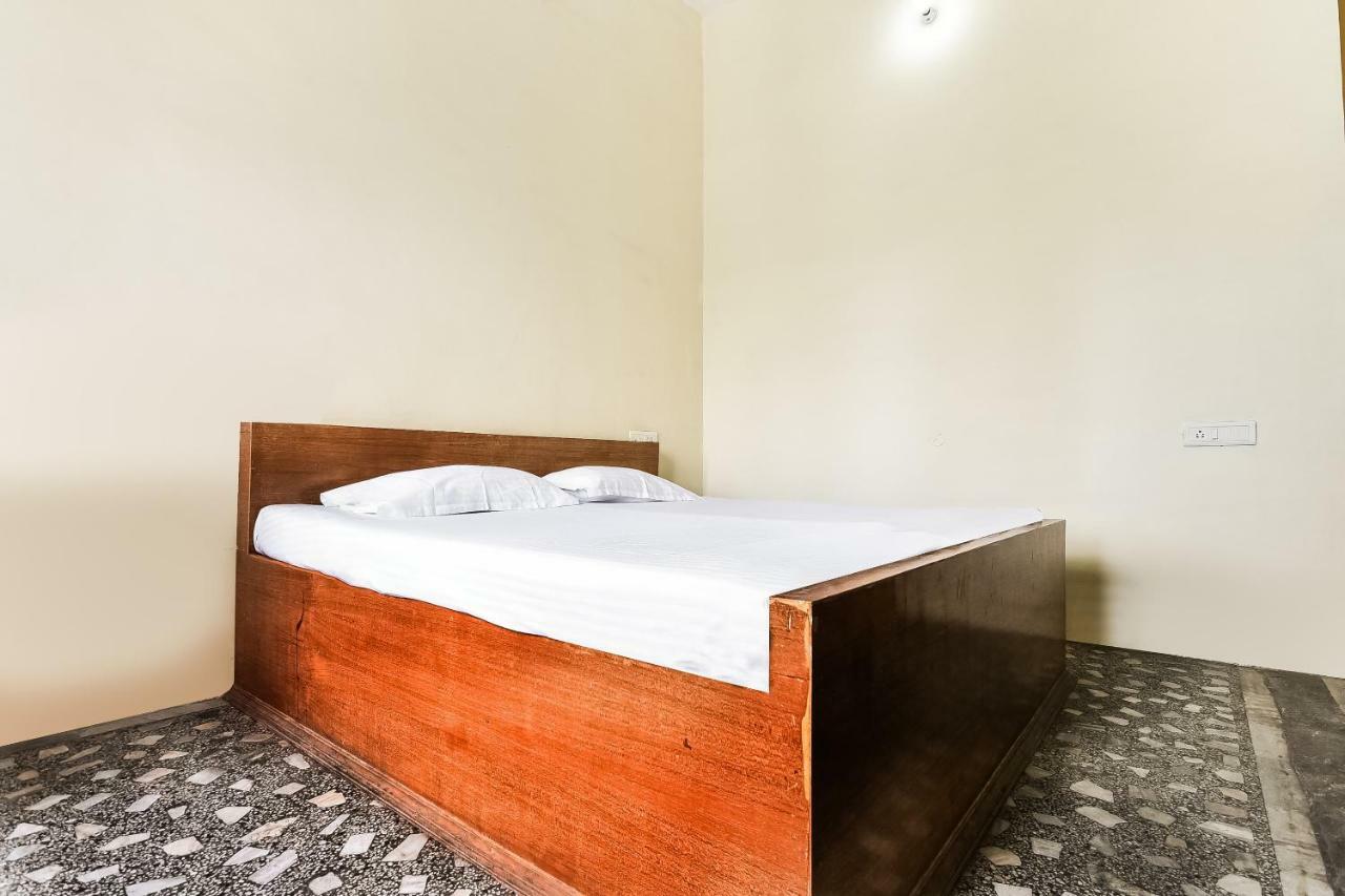 Babina Hotel Lalit Palace المظهر الخارجي الصورة