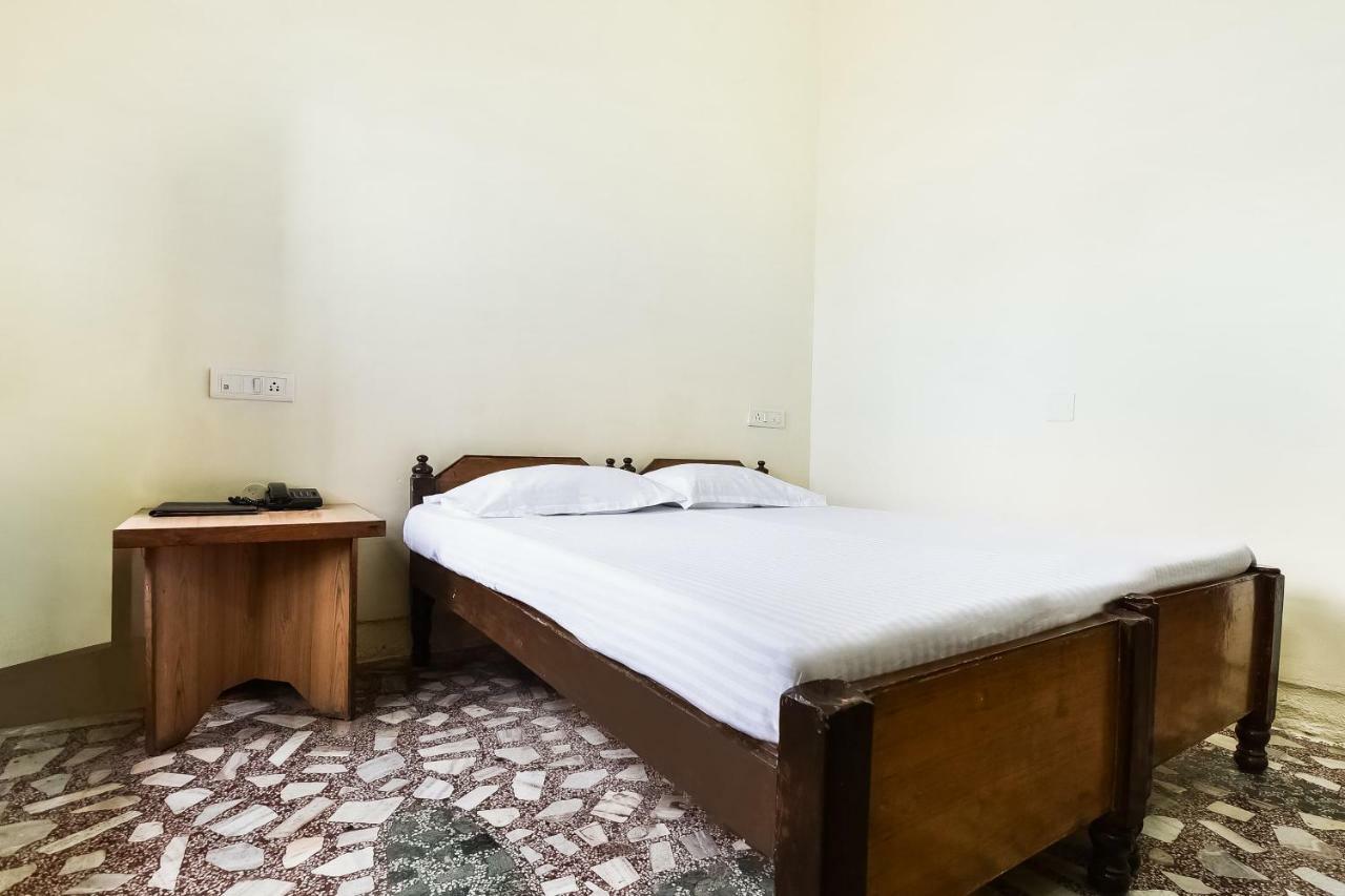 Babina Hotel Lalit Palace المظهر الخارجي الصورة