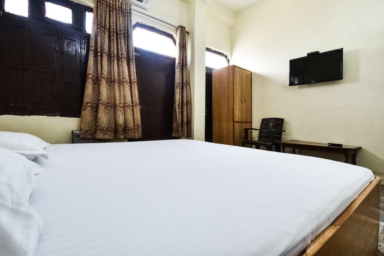 Babina Hotel Lalit Palace المظهر الخارجي الصورة