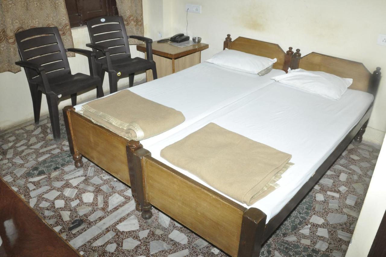 Babina Hotel Lalit Palace المظهر الخارجي الصورة