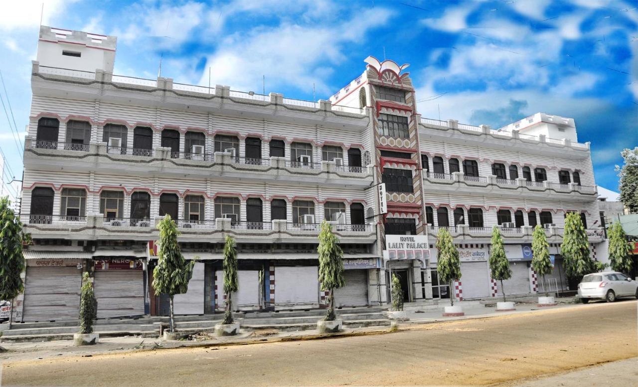 Babina Hotel Lalit Palace المظهر الخارجي الصورة